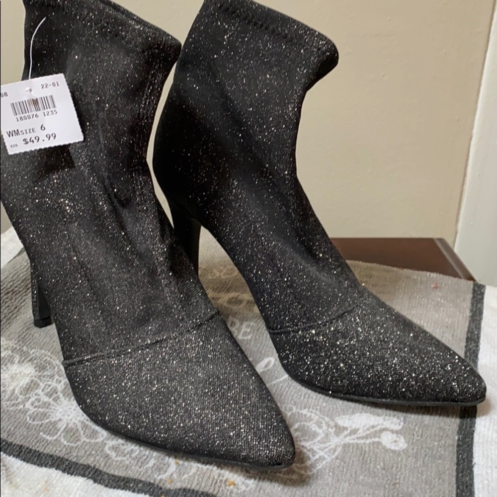 Heeled glitter booties!